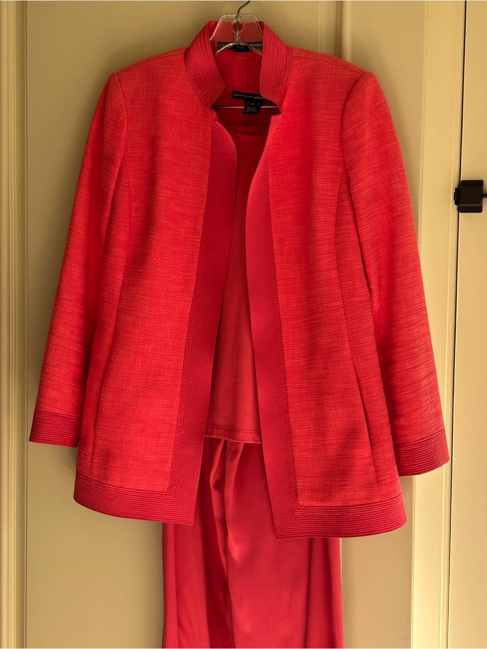 Linda Allard Ellen Tracy Coral Blazer  100% silk matching pants & tee